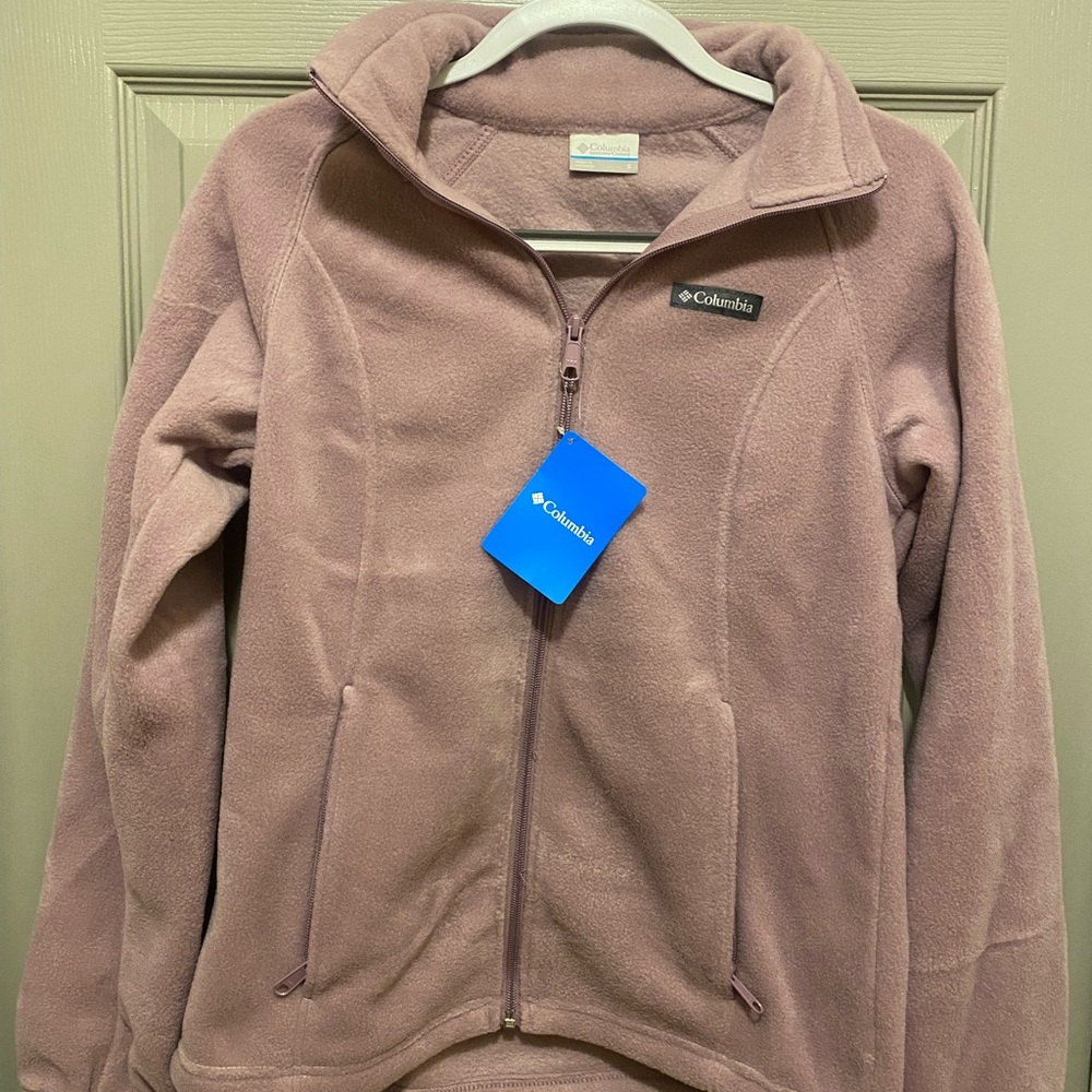 Brand new NWT COLUMBIA woman’s zip up sweater